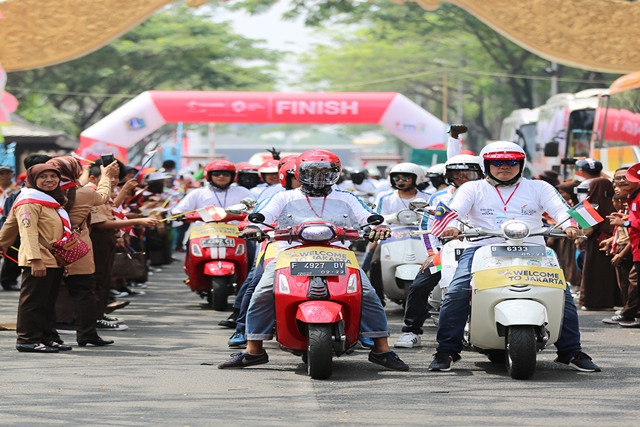Vespa Pawai Obor Asian Games 2018
